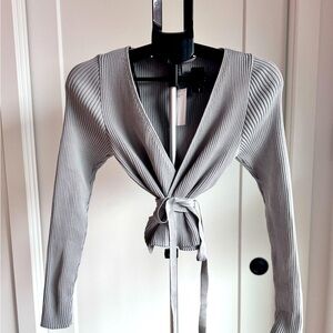 H&M Light Gray Ribbed V-Neck Sweater